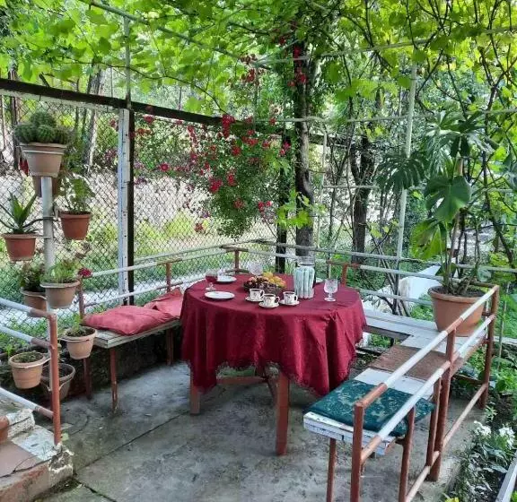 پانسیون Lidia House