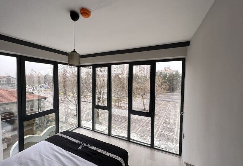 اقامتگاه Nirvana Boutique House