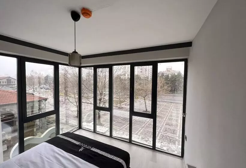 اقامتگاه Nirvana Boutique House