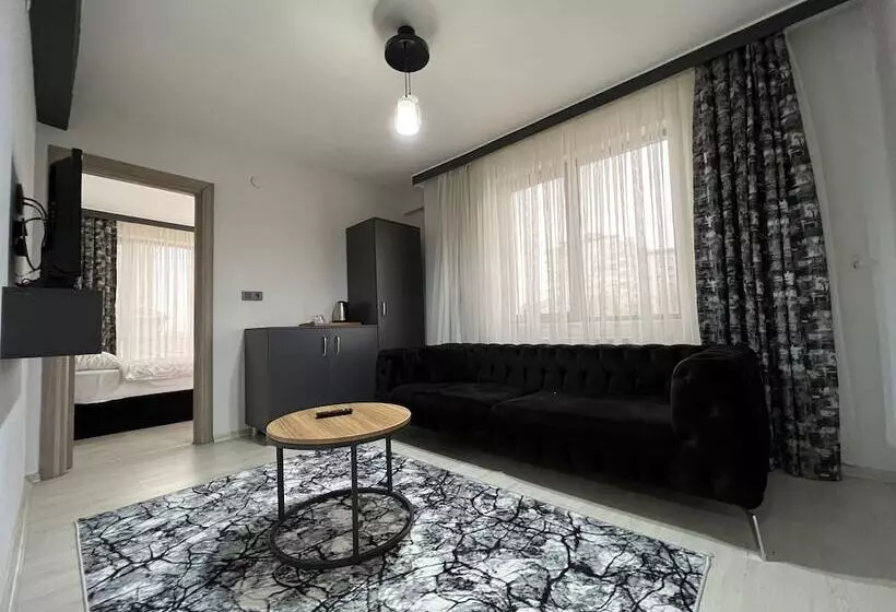 اقامتگاه Nirvana Boutique House