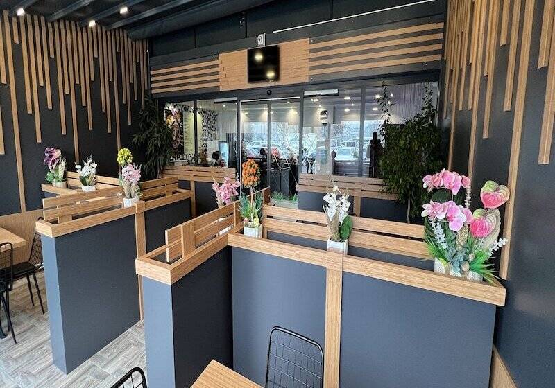 اقامتگاه Nirvana Boutique House