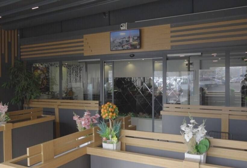 اقامتگاه Nirvana Boutique House