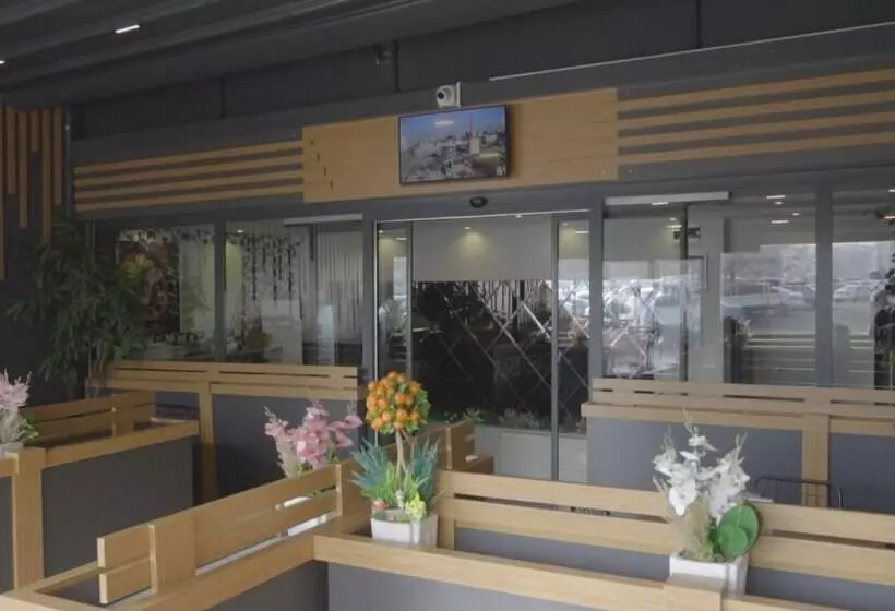 اقامتگاه Nirvana Boutique House