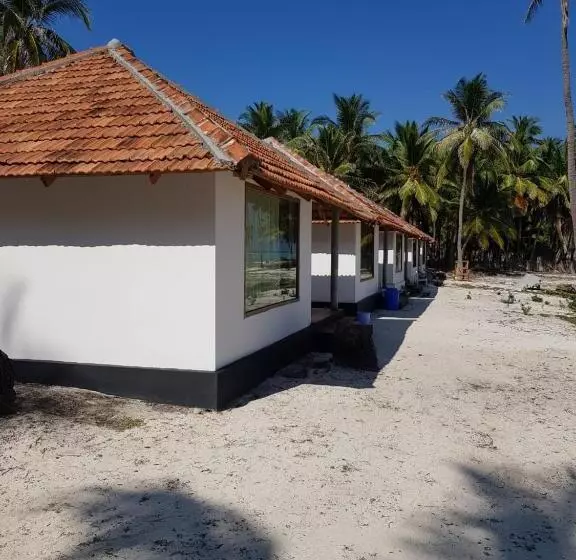 リゾートホテル Flyzone Seashell Cottages Only For Indian Nationals With Valid Entry Permit
