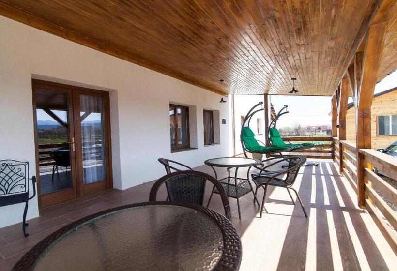 استراحتگاه Pensiunea Marea Alpina, Maramures