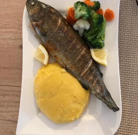 استراحتگاه Pensiunea Marea Alpina, Maramures