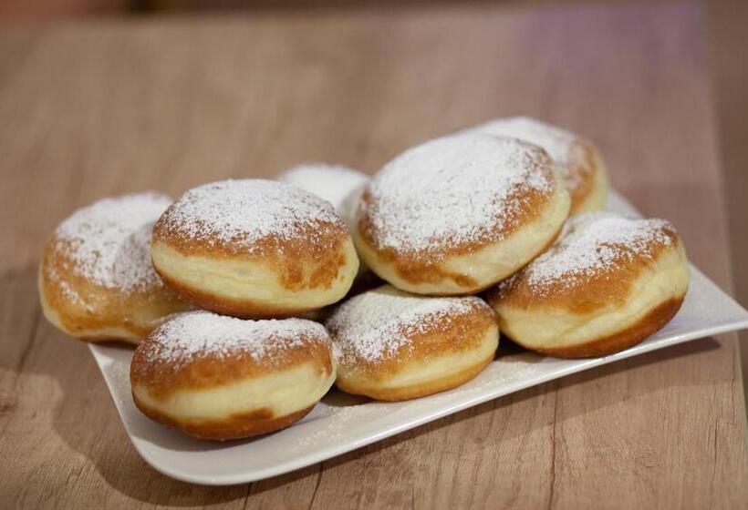 استراحتگاه Pensiunea Marea Alpina, Maramures