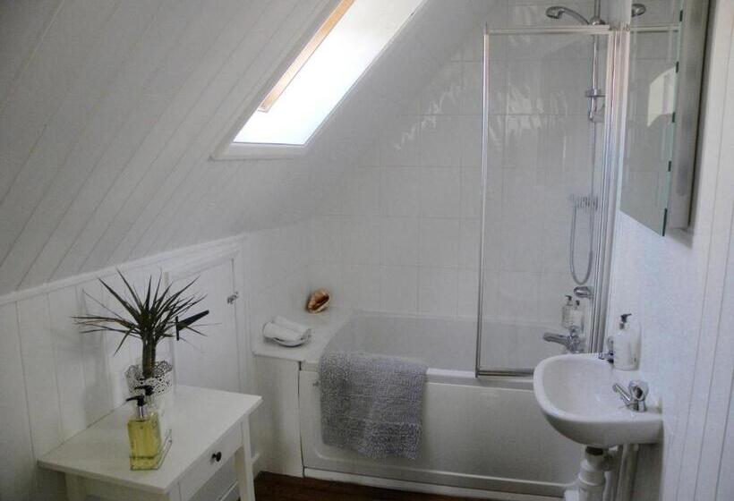 Twiga House Bed And Breakfast