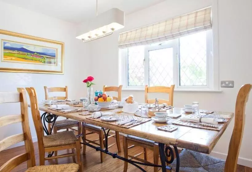 Twiga House Bed And Breakfast