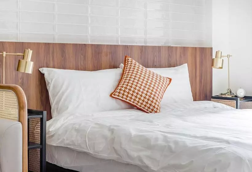 تختخواب و صبحانه H& Choco Style Inn