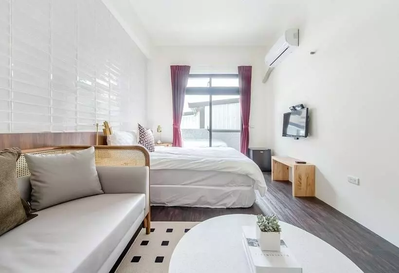 تختخواب و صبحانه H& Choco Style Inn