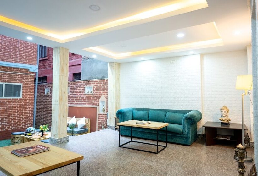 تختخواب و صبحانه Nyadha House