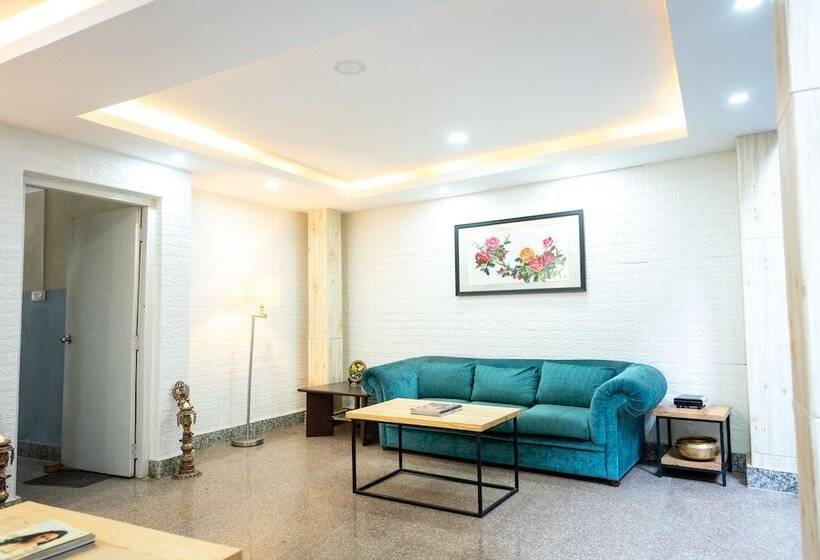 تختخواب و صبحانه Nyadha House