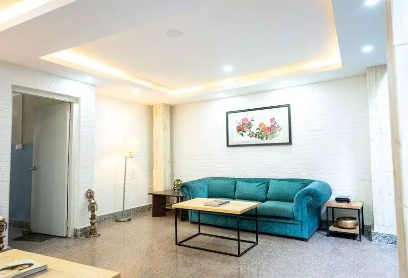 تختخواب و صبحانه Nyadha House