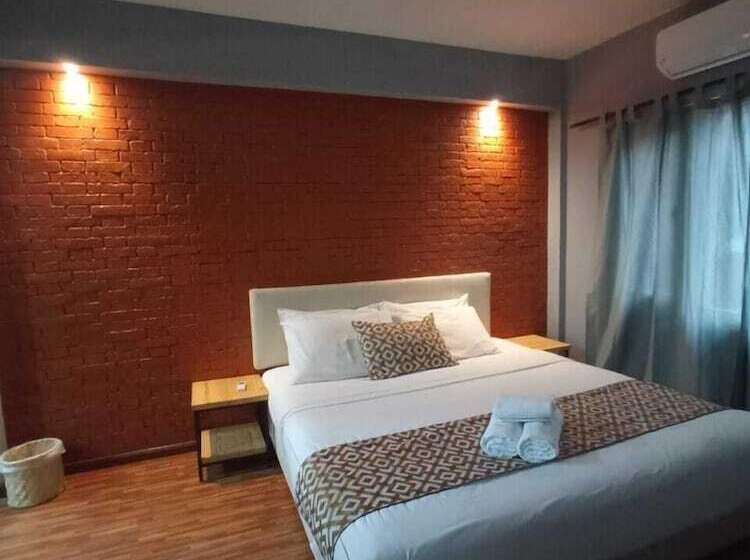 تختخواب و صبحانه Nyadha House