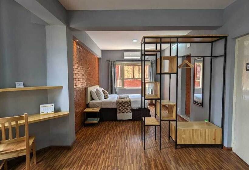 تختخواب و صبحانه Nyadha House