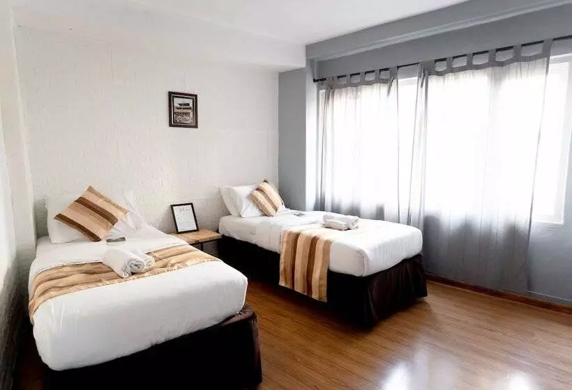 تختخواب و صبحانه Nyadha House