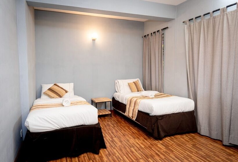 تختخواب و صبحانه Nyadha House