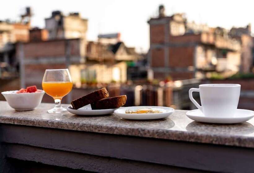 تختخواب و صبحانه Nyadha House