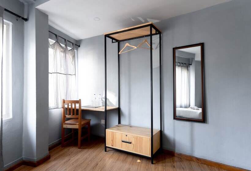 تختخواب و صبحانه Nyadha House