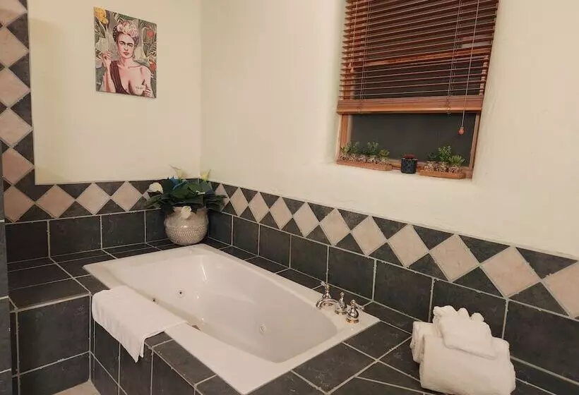 Aamiaismajoitus (B&B) Red Mountain Manor Vineyard And Guesthouse