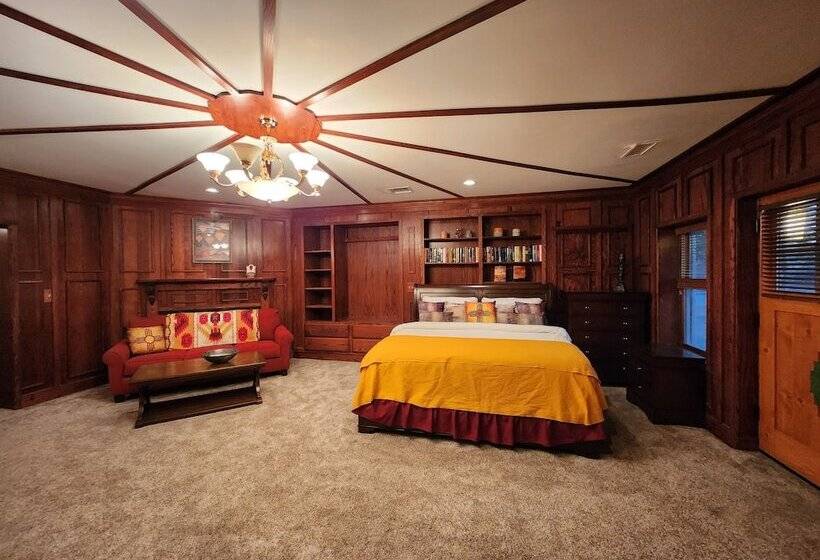 مبيت وإفطار Red Mountain Manor Vineyard And Guesthouse