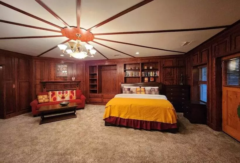 Aamiaismajoitus (B&B) Red Mountain Manor Vineyard And Guesthouse