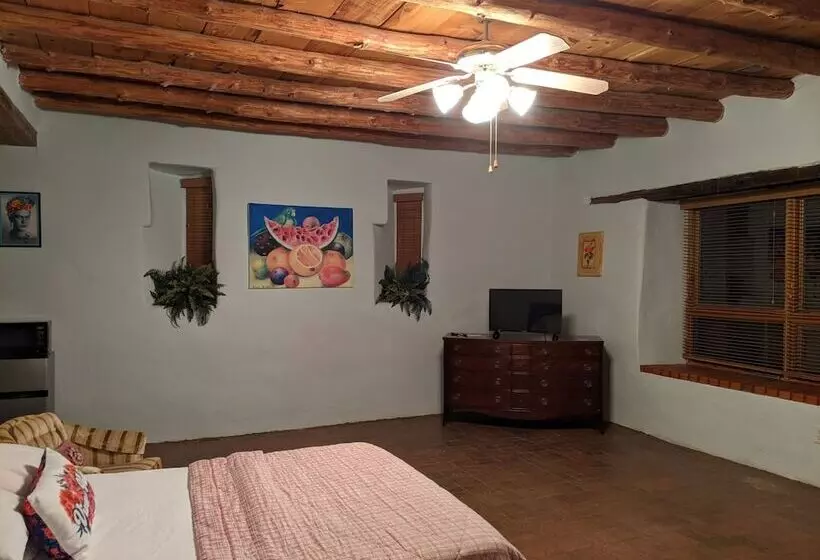 Aamiaismajoitus (B&B) Red Mountain Manor Vineyard And Guesthouse