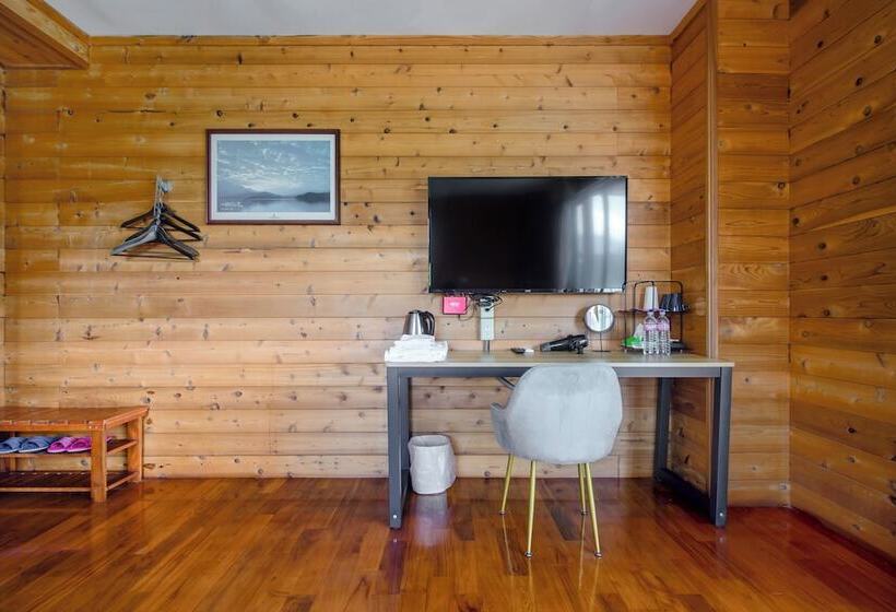 Bishui Shanju Lakeside B&b