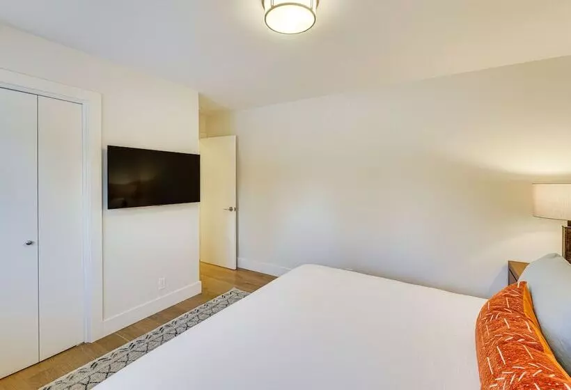 Bright Ketchum Retreat W/ Views & Private Hot Tub!