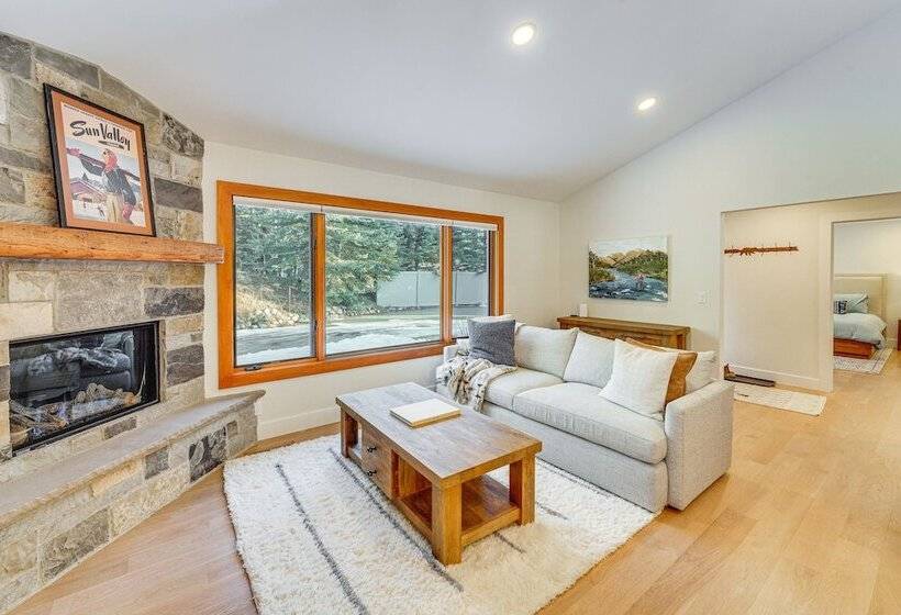 Bright Ketchum Retreat W/ Views & Private Hot Tub!