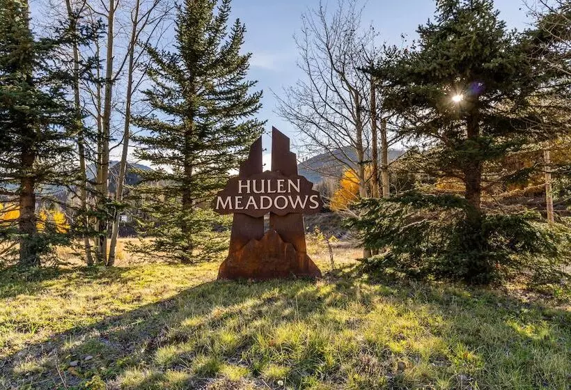 Bright Ketchum Retreat W/ Views & Private Hot Tub!