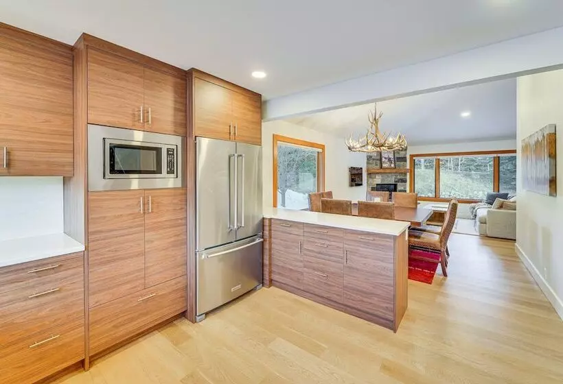 Bright Ketchum Retreat W/ Views & Private Hot Tub!