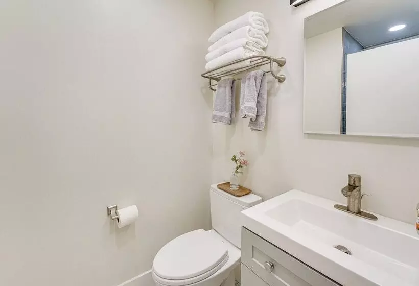 Bright Ketchum Retreat W/ Views & Private Hot Tub!