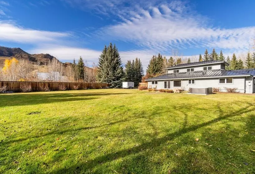 Bright Ketchum Retreat W/ Views & Private Hot Tub!