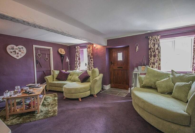 Charming 5 Bed Cottage In Old Sodbury Bristol