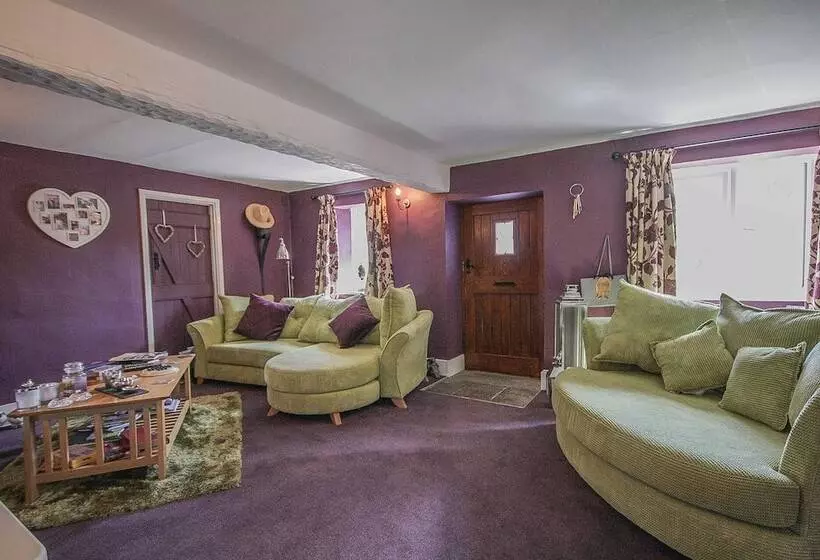 Charming 5 Bed Cottage In Old Sodbury Bristol