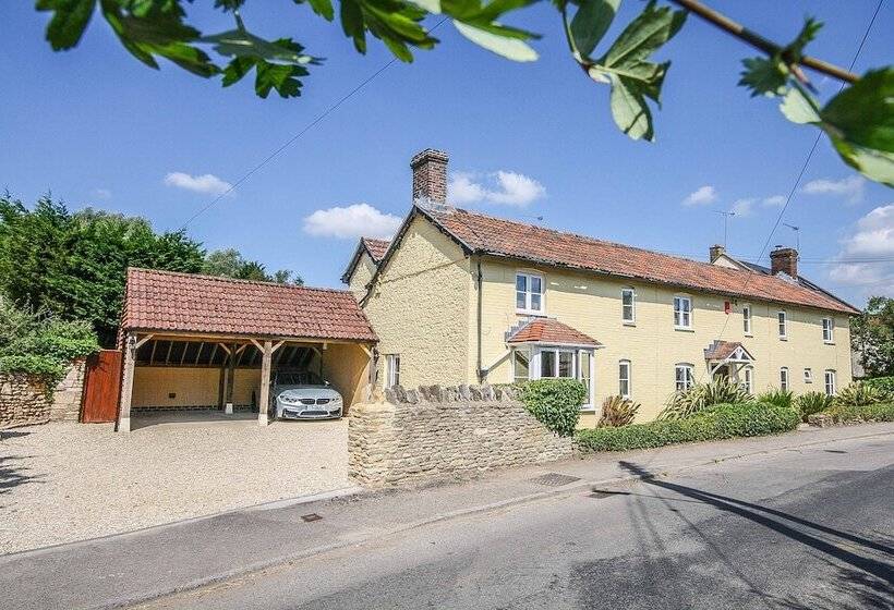 Charming 5 Bed Cottage In Old Sodbury Bristol