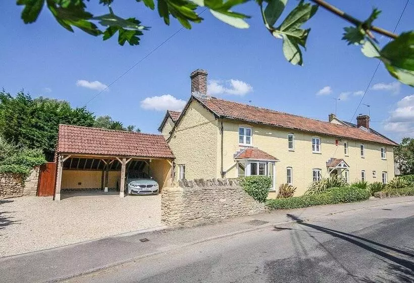 Charming 5 Bed Cottage In Old Sodbury Bristol