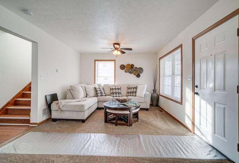 Charming Cleveland Home: 5 Mi To Downtown!