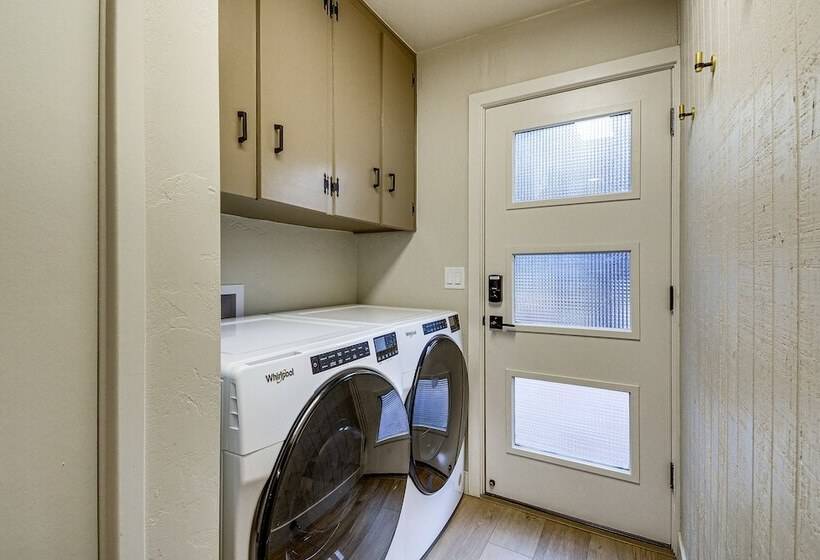 Charming Prescott Cabin: 6 Mi To Downtown!