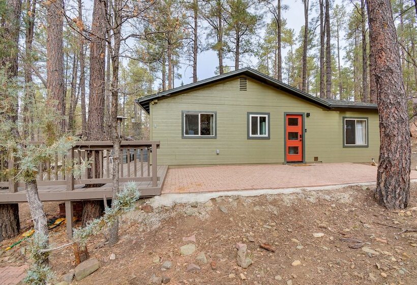 Charming Prescott Cabin: 6 Mi To Downtown!