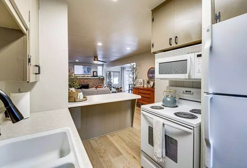 Charming Prescott Cabin: 6 Mi To Downtown!