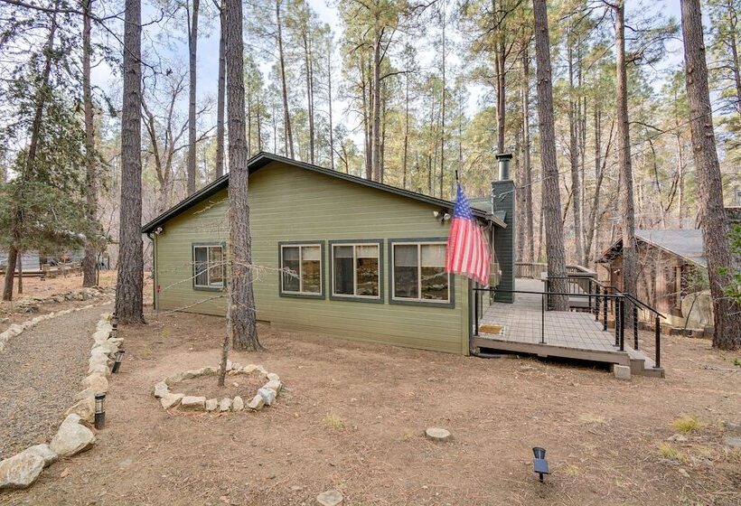 Charming Prescott Cabin: 6 Mi To Downtown!