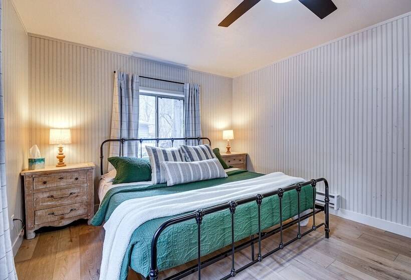 Charming Prescott Cabin: 6 Mi To Downtown!