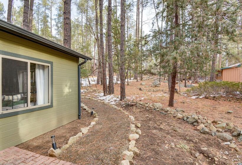 Charming Prescott Cabin: 6 Mi To Downtown!