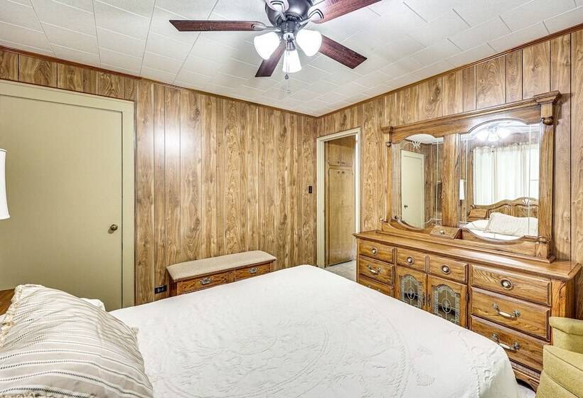 Countryside Marion Retreat Near Fishing & Trails!