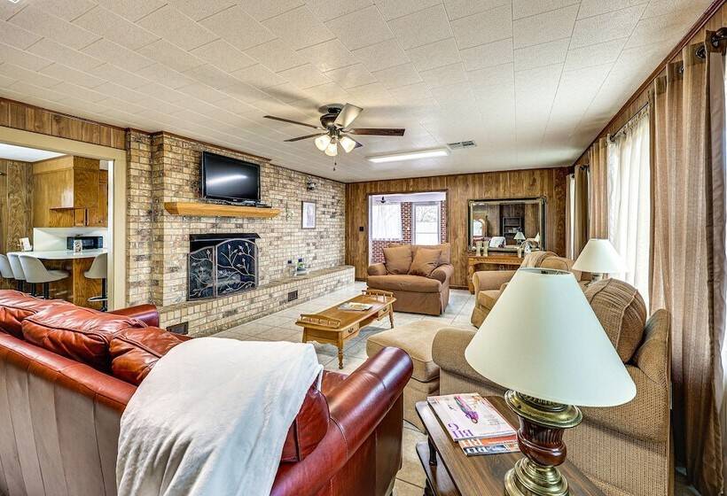 Countryside Marion Retreat Near Fishing & Trails!