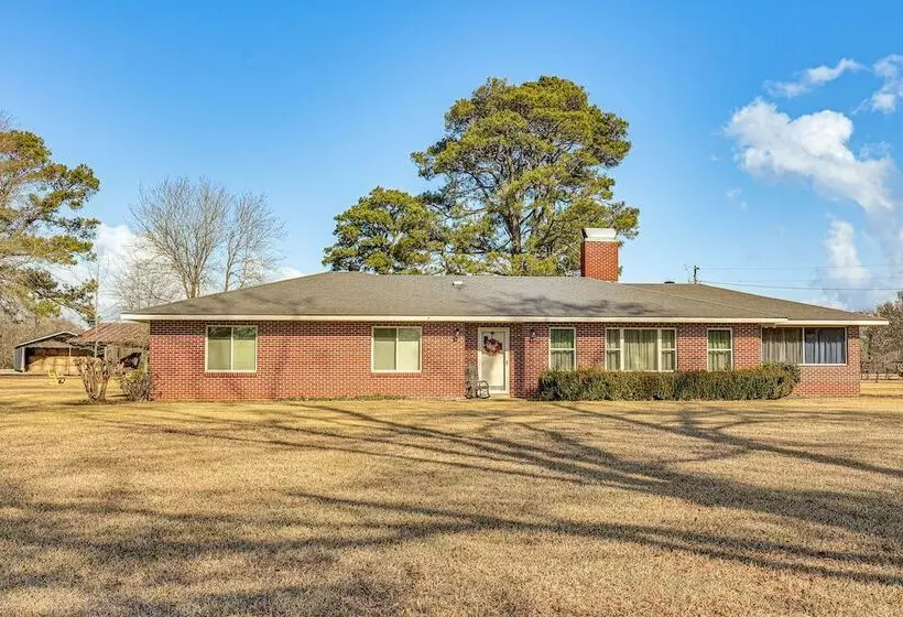 Countryside Marion Retreat Near Fishing & Trails!