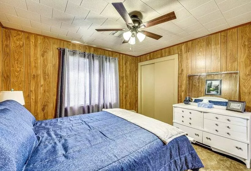 Countryside Marion Retreat Near Fishing & Trails!